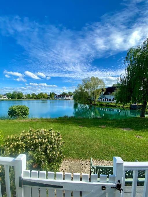 Emerald Lake House South Cerney Exterior foto